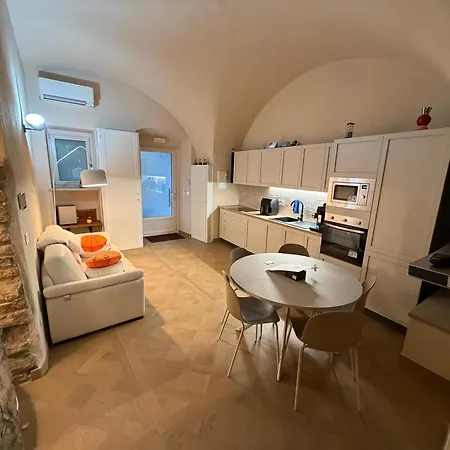 Appartamento Casa Zhurian Ginestra